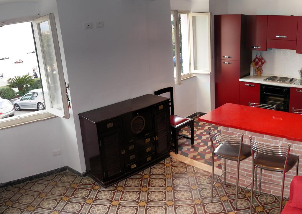 Casa Flora Villa San Terenzo Room photo